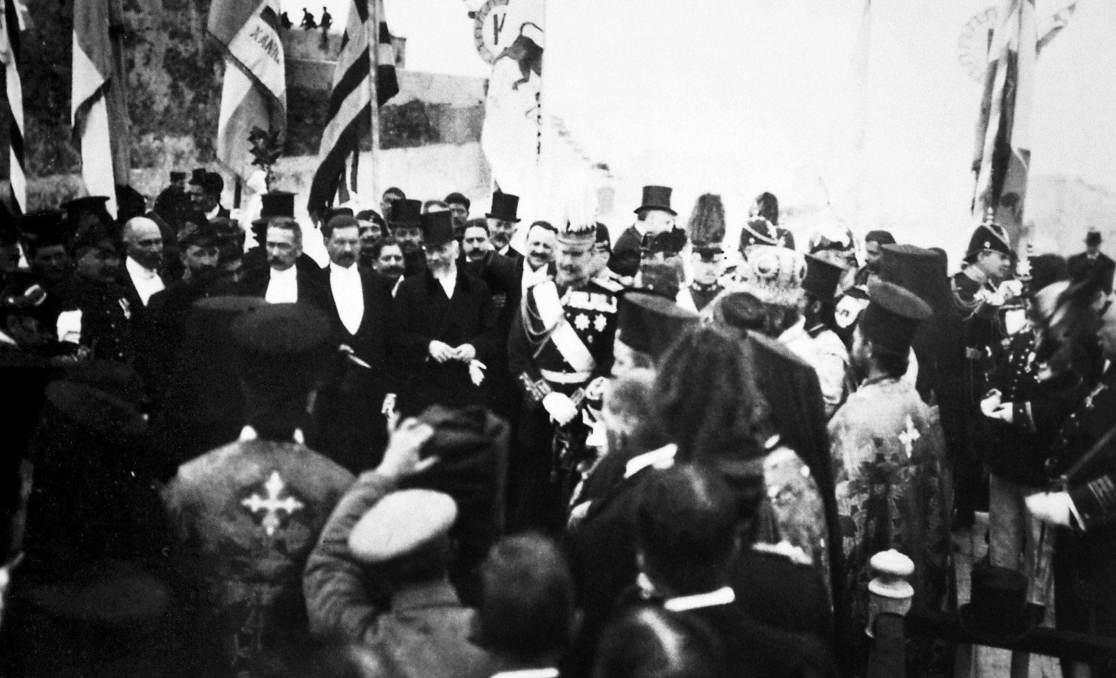 1913