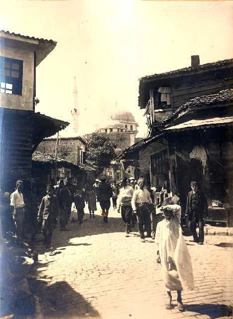 Δρόμος του Μπαλουκεσέρ (Βορειοδυτική Τουρκία) κατά τη διάρκεια της Ελληνικής Κατοχής.