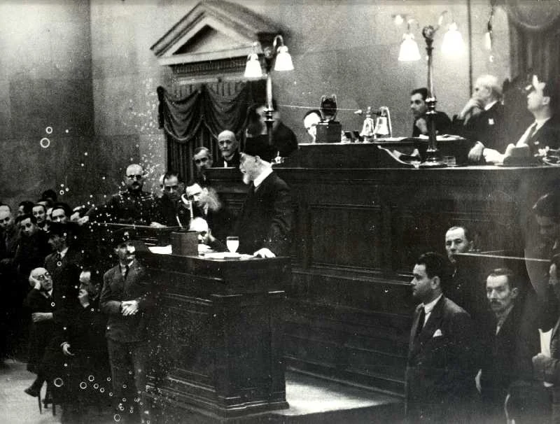 Ο Ελευθέριος Βενιζέλος σε ομιλία του στη Βουλή κατά τη νέα πρωθυπουργική του θητεία το 1928.