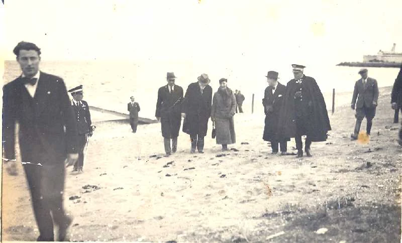 To ζεύγος Βενιζέλου καταφθάνει στα Δωδεκάνησα το 1935.